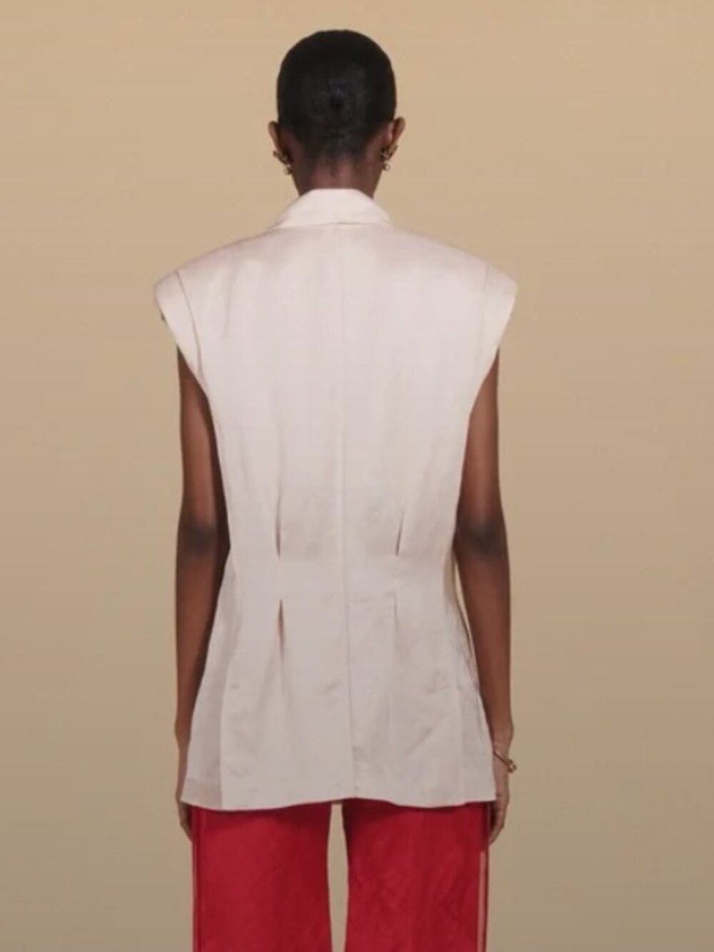 Zara Sleeveless Double-Breasted Cream Blazer Vest with Red Trousers - Picture 4 of 12